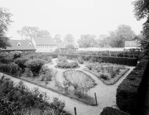 Washington President George Prints: Servants quarters and garden at Mt. Vernon, c.between 1910 and 1920. Creator: Unknown