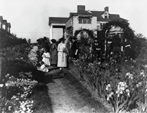 Photographic Prints 1900 1930 Gmgpc Prints: Seven women and two small girls in the garden of Mrs