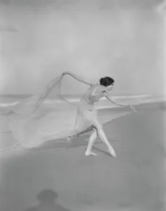 Arm Movement Prints: Severn, Margaret, Miss, 1920 May 21. Creator: Arnold Genthe