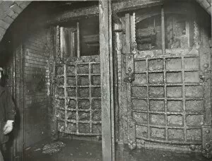 Guildhall Library Art Gallery: Sewer sluice gates, London, 1939