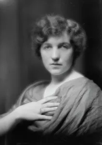 Shainwald, S. Miss. portrait photograph, 1913 Apr. 3. Creator: Arnold Genthe