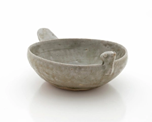 Dish Prints: Shallow dish with bird head and tail, 265-316. Creator: Unknown