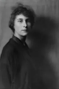 Bathrobe Prints: Shearson, Phyllis, Miss, portrait photograph, 1914 Sept. 22. Creator: Arnold Genthe