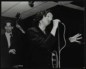 Hertfordshire Gallery: Sheena Davis and Rob Rickenberg performing at The Fairway, Welwyn Garden City, Hertfordshire, 2002