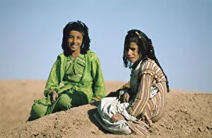 Iraqi Prints: Two shepherdesses, Calah (Nimrud), Iraq, 1977