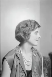 Portrait Photographs Prints: Shewan, Edwin A. Mrs. portrait photograph, 1924 Creator: Arnold Genthe