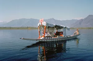 Himalayas Collection: Shikara (traditional wooden boat) on Dal Lake, Srinagar, Kashmir, India