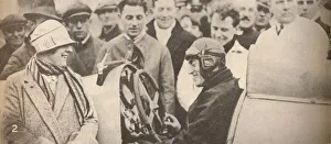 Associated Newspapers Ltd Gallery: Showing the driving mechanism to interested spectators, c1927, (1935)