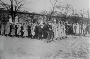Siberian Prints: Siberian prisoners of Germans in Lodz, between 1914 and c1915. Creator: Bain News Service