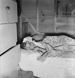 Migrant Collection: Sick child of young couple who migrated to Oregon... Merrill, Klamath County, Oregon, 1939