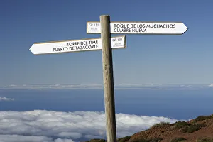 Caldera De Taburiente Gallery: Signpost, Parque Nacional de la Caldera de Taburiente, La Palma, Canary Islands, Spain, 2009