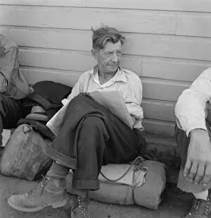 Displaced Person Gallery: Single man, three weeks before opening of Klamath... Tulelake, Siskiyou County, California, 1939