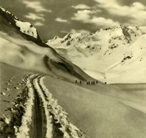 Central Eastern Alps Gallery: Skiing on the Alpeiner Ferner glacier in the Stubai Alps, Austria, c1935. Creator: Unknown