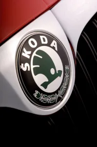 Skoda Fbia Estate HTP 1-2 2007. Artist: Simon Clay