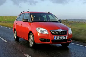 Skoda Fbia Estate HTP 1-2 2007. Artist: Simon Clay