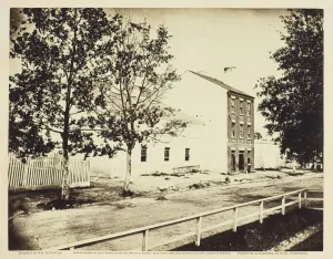 Gardner Alexander Prints: Slave Pen, Alexandria, Virginia, August 1862. Creator: William R. Pywell