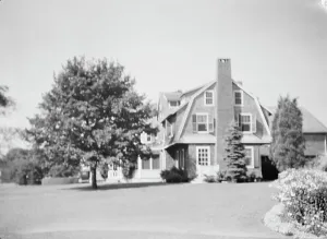 Detached Prints: Sloan, John, Mrs. (Elsie Sloan), house, 1931 Creator: Arnold Genthe