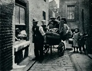 A move in Slumopolis, London, c1901 (1901)
