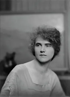 Smalbach, Beth, Miss, portrait photograph, 1916. Creator: Arnold Genthe