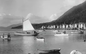Ready Prints: Small water craft, between c1900 and c1930. Creator: Unknown