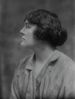 Smith, Clarence E. Mrs. portrait photograph, 1914 May 15. Creator: Arnold Genthe