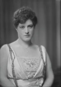 Smith, Jean, Miss, portrait photograph, 1915 Apr. 22. Creator: Arnold Genthe