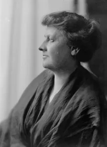 Smith, Miss, portrait photograph, 1916. Creator: Arnold Genthe
