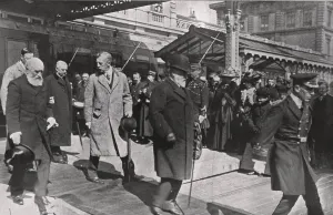 Calais Gallery: The last snap-shot of King Edward, 1910. Creator: Unknown