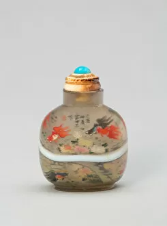 Snuff Bottle with Bug-Eyed Long-Tailed Fish and Fronds, Qing dynasty (1644-1911)