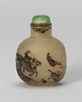 Hunt Gallery: Snuff Bottle with an Equestrian Archer Chasing a Deer, Qing dynasty (1644-1911)
