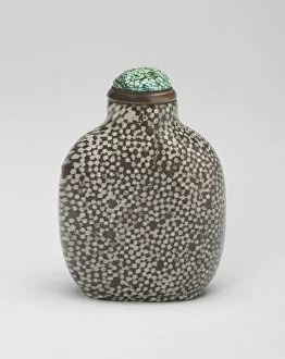 Quing Dynasty Collection: Snuff Bottle, Qing dynasty (1644-1911). Creator: Unknown