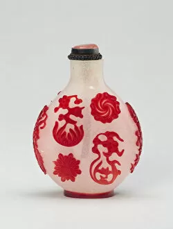 Glass Works Collection: Snuff Bottle with Various Free-Floating Flower Heads and Fruits, Qing dynasty, 1750-1830