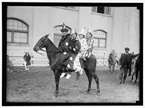 Outfit Prints: Society Circus - clowns on horseback