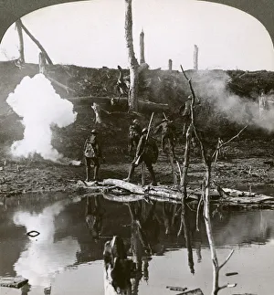 Images Dated 9th April 2009: Soldiers crossing the river Ancre, Battle of the Somme, France, World War I