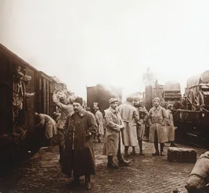 Soldiers going to the Somme, Epernay, northern France, c1914-c1918 Soldiers going to the Somme, Epernay, northern France, c1914-c1918