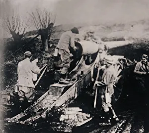 Soldiers with heavy artillery, c1914-c1918