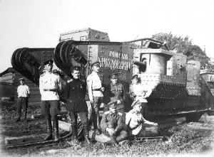 Armoured Warfare Gallery: Soldiers of the Volunteer Army before the tank General Drozdovsky, 1919