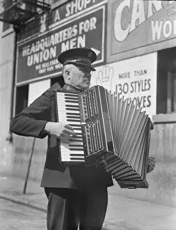 Accordion Player Gallery: Solo, Salvation Army, San Francisco, California, 1939. Creator: Dorothea Lange