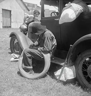 Fixing Prints: South Georgia tobacco sharecroppers, Douglas, Georgia, 1938. Creator: Dorothea Lange