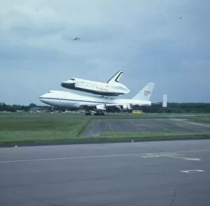 Landing Collection: Space Shuttle Enterprise landing at Stansted, Essex, United Kingdom, 5 June 1983