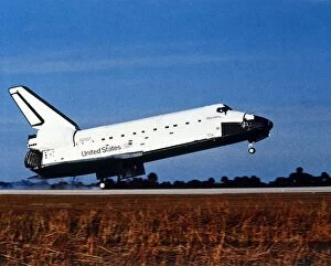 Orbiter Gallery: Space Shuttle Orbiter Discovery landing at Kennedy Space Center, Florida, USA, 1980s