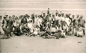 Images Dated 1st August 2007: Sports day for the Gloucester Hotel party on La Publente Beach, Jersey, 1938
