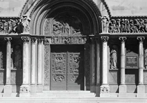 St. Bartholomew's Church, New York City, between 1896 and 1942. Creator: Arnold Genthe