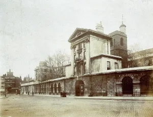 Gatehouse Prints: St Bartholomew's Hospital, London: Smithfield Gate