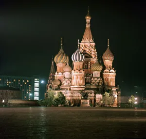 St Basils Cathedral at night