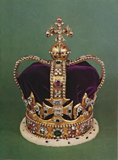 Hmso Gallery: St. Edwards Crown with which the Sovereign is crowned, 1953