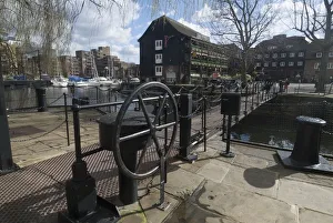 Sunny Collection: St Katherines Dock, 2011. Creator: Ethel Davies