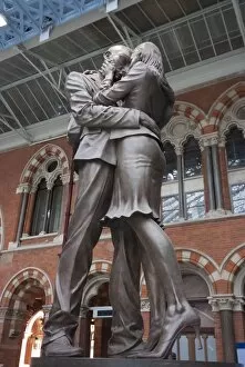 Couple Gallery: St Pancras Station, 2012. Creator: Ethel Davies