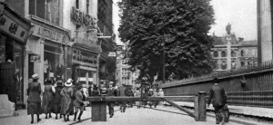 Toll Gate Prints: St Pauls churchyard and a tollgate, London, 1926-1927. Artist: Whiffin