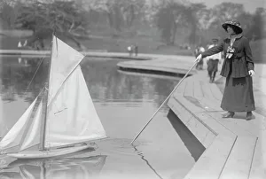 Yacht Race Prints: Start of toy yacht race, Cent'l [Central] Park